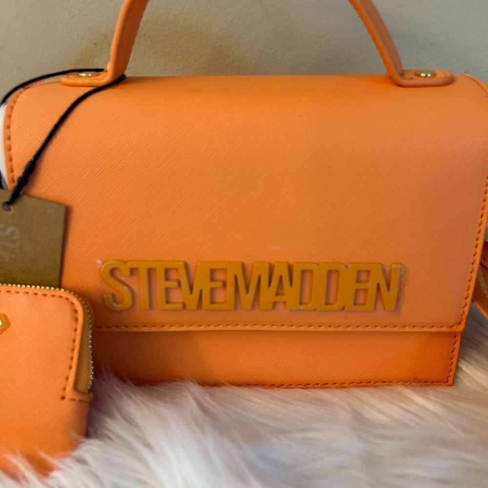 NWT Steve Madden (BHAMA) Crossbody w/ matching coin wallet - Orange - Picture 6 of 9